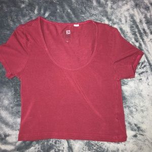 maroon crop top